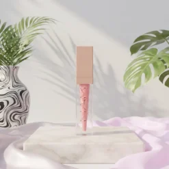 NAM Latex Lipgloss błyszczyk do ust z lustrzanym wykończeniem 10 Soft Cream 3,5 ml