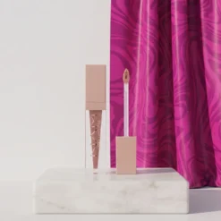 NAM Latex Lipgloss błyszczyk do ust z lustrzanym wykończeniem 12 Nougat Bliss 3,5 ml