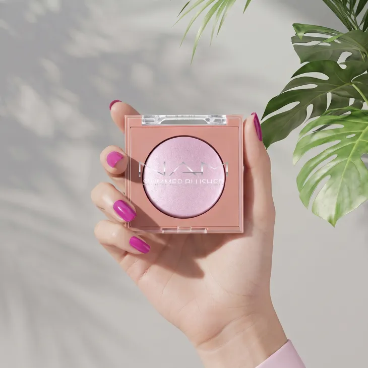 NAM Shimmer Blusher rozświetlający róż do policzków 04 Icy Lavender 4 g