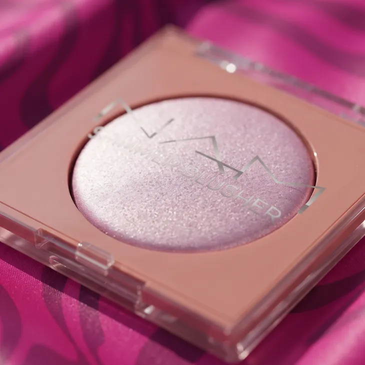 NAM Shimmer Blusher rozświetlający róż do policzków 04 Icy Lavender 4 g