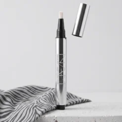 NAM Underlight Luminous Concealer rozświetlający korektor pod oczy 01 Pearly Rose 3,2 g