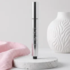 NAM Underlight Luminous Concealer rozświetlający korektor pod oczy 01 Pearly Rose 3,2 g
