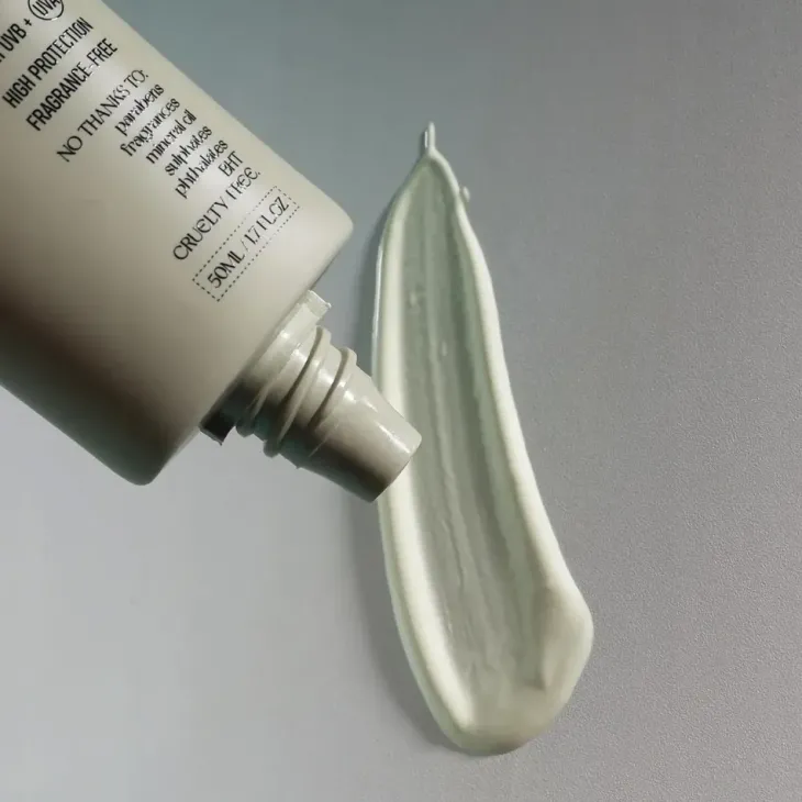 Nerds nawilżający krem przeciwsłoneczny do twarzy z filtrem SPF50 50 ml