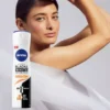NIVEA Black&White Invisible Ultimate Impact antyperspirant w sprayu dla kobiet 150 ml