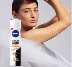 NIVEA Black&White Invisible Ultimate Impact antyperspirant w sprayu dla kobiet 150 ml