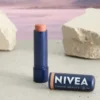 NIVEA Caring Beauty pielęgnująca pomadka do ust i policzków 3w1 Nude 4,8 g