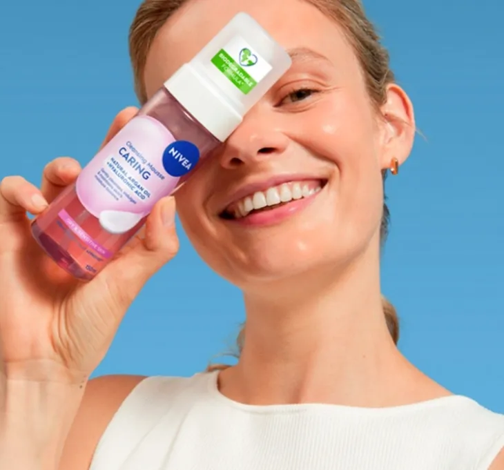 NIVEA Caring pielęgnująca pianka do oczyszczania twarzy 150 ml
