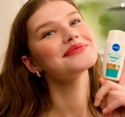 NIVEA Derma Skin Clear lekki fluid przeciwsłoneczny SPF50+ 40 ml