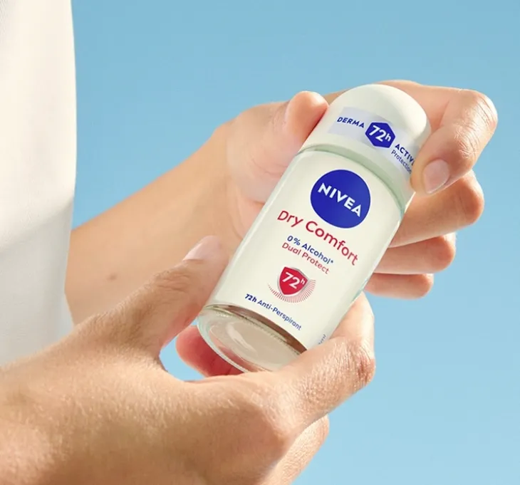 NIVEA Dry Comfort 72h Protection antyperspirant roll-on 50 ml