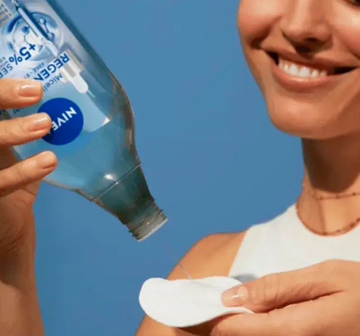 NIVEA dwufazowy regenerujący płyn micelarny do twarzy z 5% serum 400 ml