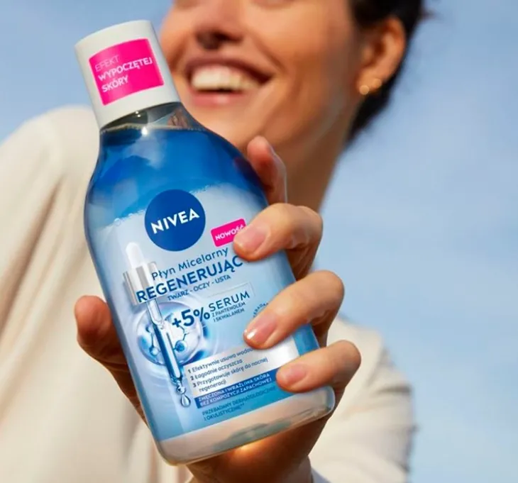 NIVEA dwufazowy regenerujący płyn micelarny do twarzy z 5% serum 400 ml