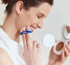 NIVEA Hyaluron Cellular Filler podkład w kompakcie SPF15 02 Mittel 15 g