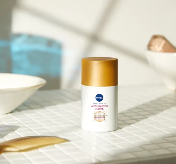 NIVEA Luminous630 olejek-serum do ciała przeciw rozstępom 100 ml