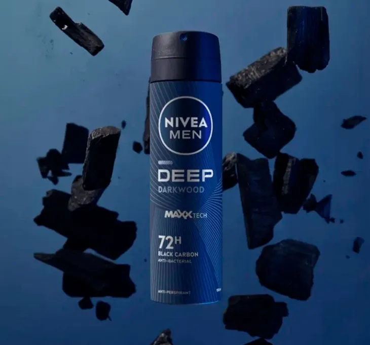 NIVEA MEN Deep DarkWood Maxx Tech 72h Black Carbon antyperspirant w sprayu 150 ml