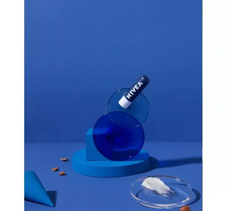 NIVEA MEN pielęgnująca pomadka do ust SPF15 Active 4,8 ml
