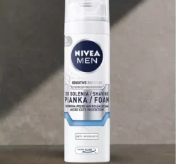 NIVEA MEN Sensitive Recovery regenerująca pianka do golenia dla mężczyzn 200 ml