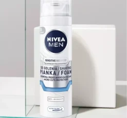 NIVEA MEN Sensitive Recovery regenerująca pianka do golenia dla mężczyzn 200 ml