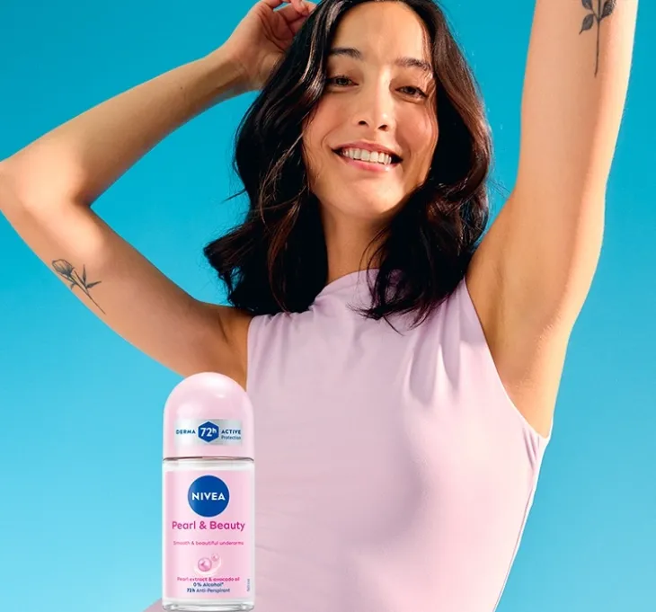 NIVEA Pearl&Beauty antyperspirant roll-on dla kobiet 50 ml