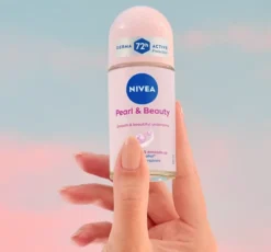 NIVEA Pearl&Beauty antyperspirant roll-on dla kobiet 50 ml