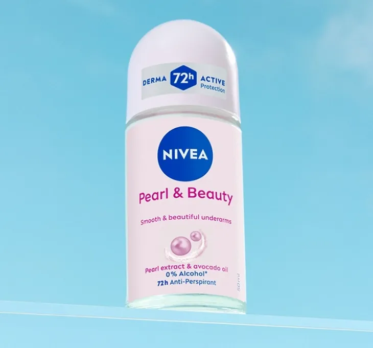NIVEA Pearl&Beauty antyperspirant roll-on dla kobiet 50 ml