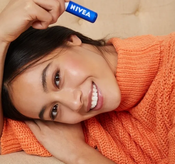 NIVEA pielęgnująca pomadka do ust Original Care 4,8 g
