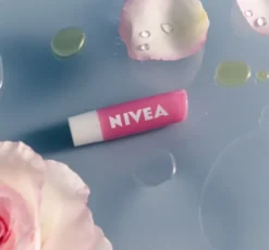 NIVEA pielęgnująca pomadka do ust Soft Rose 4,8 g