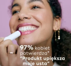 NIVEA pielęgnująca pomadka do ust Blackberry Shine 4,8 g