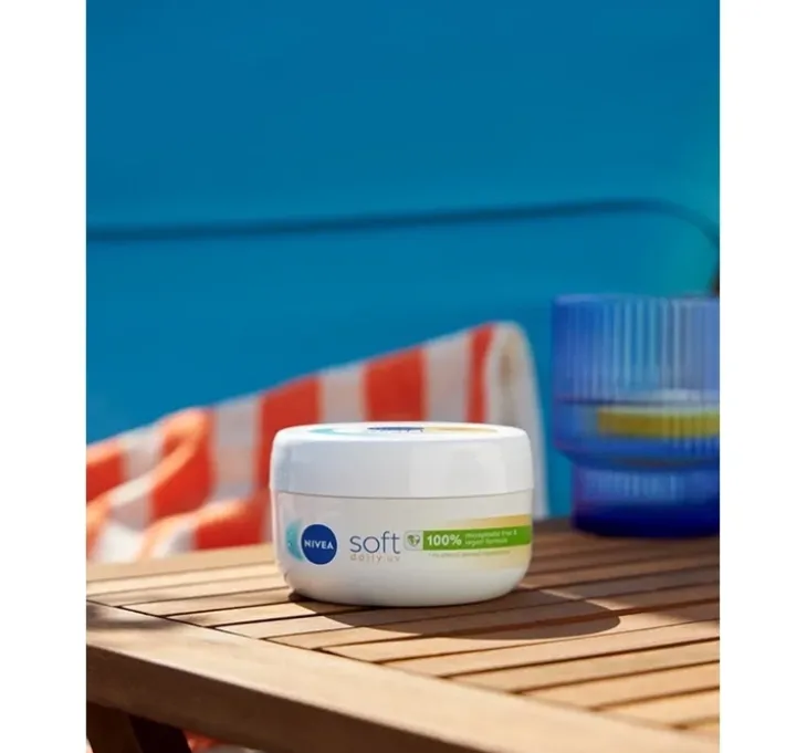 NIVEA Soft Daily UV SPF15 intensywnie nawilżający krem do twarzy 200 ml