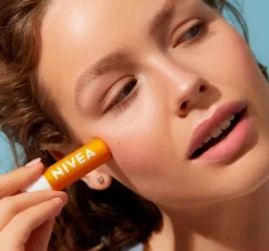 NIVEA SUN Protect ochronna pomadka do ust SPF50 4,8 g