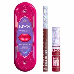 NYX Professional Makeup Bridgerton Royal Treasures Lip Kit 05 zestaw do makijażu ust błyszczyk Royal Butter Gloss Cherry Courtship 8 ml + konturówka Royal Lip Liner Berry of the Ball 0,33 g