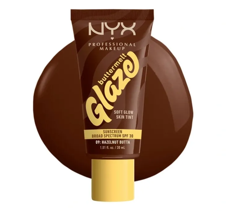 NYX Professional Makeup Buttermelt Glaze podkład w kremie SPF30 09 Hazelnut Butta 30 ml