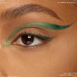 NYX Professional Makeup Epic Inky Stix wodoodporny kremowo-żelowy eyeliner w formie kredki do oczu o metalicznym wykończeniu 14 Electric Emerald 0,1 g