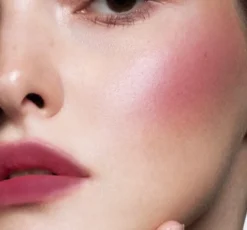 Pastel Full Bloom Lip & Blush pomadka i róż w płynie 82 Fatal 4,8 ml