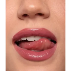 Poppy Head Glossfixion zastygająca płynna pomadka do ust o winylowym wykończeniu 03 Kissit 2,5 g