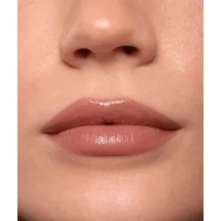 Poppy Head Glossfixion zastygająca płynna pomadka do ust o winylowym wykończeniu 01 Nudit 2,5 g