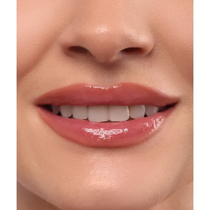 Poppy Head Juicy Pen olejek do ust z półtransparentnym kolorem i ultra-mokrym połyskiem 02 Berry Me 2,5 g