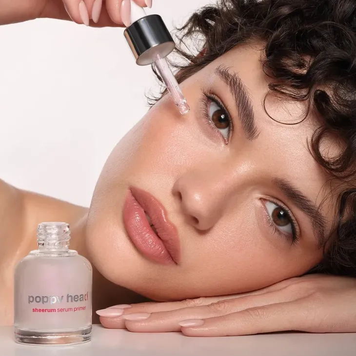Poppy Head Sheerum rozświetlająca baza pod makijaż 30 ml