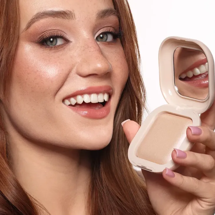Poppy Head Veilight wypiekany rozświetlający puder do twarzy 01 Radiant Halo 12 g