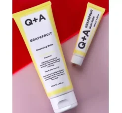 Q+A Wielofunkcyjny balsam do ust z olejkiem grejpfrutowym 15ml