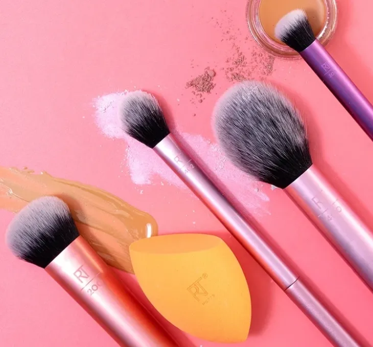 Real Techniques Everyday Essentials Set zestaw pędzli do makijażu + gąbeczka