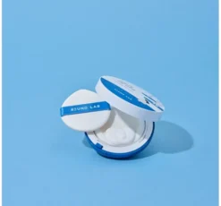 Round LAB Birch Juice Moisutrizing Sun Cushion SPF 50+ PA++++ nawilżający krem ochronny w poduszeczce z sokiem z brzozy 15 g