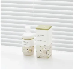 Round LAB Soybean Nourishing Toner odżywczo-nawilżający tonik do twarzy z wyciągiem z czarnej soi i ceramidami 300 ml