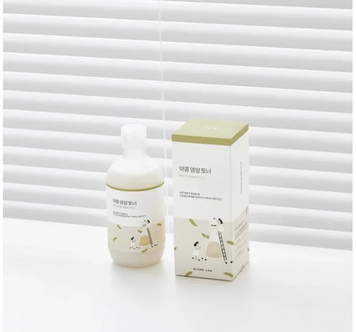 Round LAB Soybean Nourishing Toner odżywczo-nawilżający tonik do twarzy z wyciągiem z czarnej soi i ceramidami 300 ml