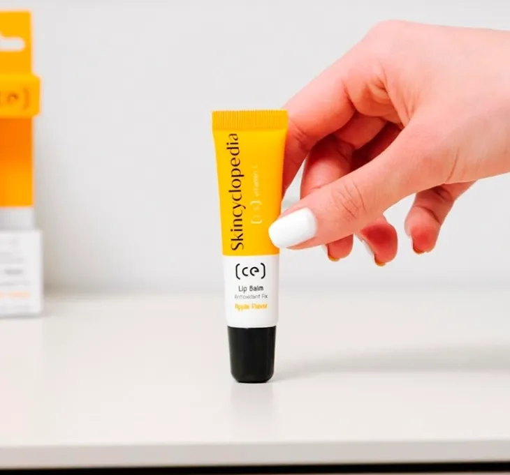 SKINCYCLOPEDIA BALSAM DO UST Z WITAMINĄ C 10ML