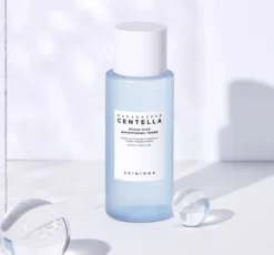 Skin1004 Madagascar Centella Hyalu-Cica rozjaśniający tonik do twarzy 30 ml