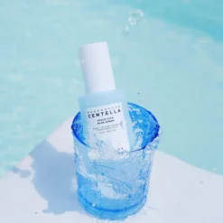 SKIN1004 Madagascar Centella Hyalu-Cica Blue Serum nawilżające serum do twarzy z wąkrotą azjatycką 50 ml