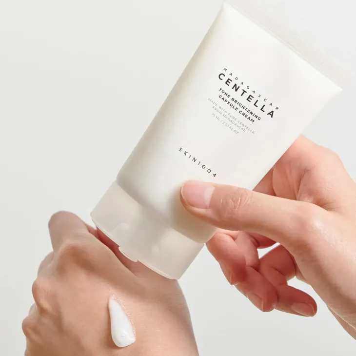 Skin1004 Madagascar Centella Tone Brightening Capsule Cream rozjaśniający krem do twarzy 75 ml