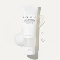 SKIN1004 Madagascar Centella Tone Brightening Cleansing Gel Foam delikatnie złuszczająca pianka do mycia twarzy 125 ml