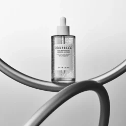 SKIN1004 Madagascar Centella Tone Brightening Capsule Ampoule rozjaśniające serum do twarzy ampułka z wąkrotą azjatycką 50 ml