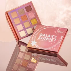Stars From The Stars Galaxy Sunset paleta cieni do powiek 14,4 g